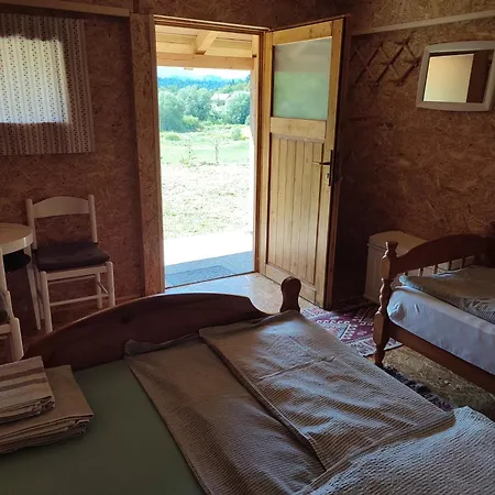 Luxe tent Rustic Glamping On A Farm Radovljica