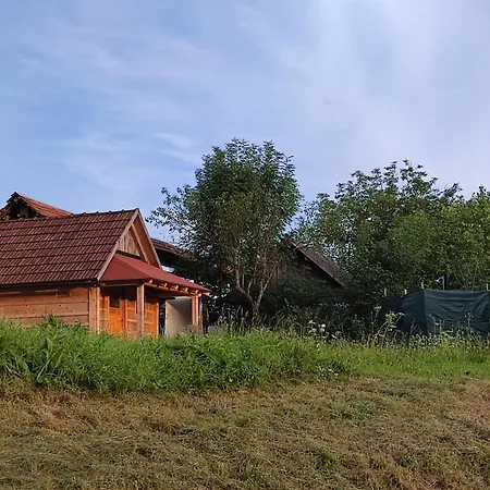 Luksuzni šator Rustic Glamping On A Farm