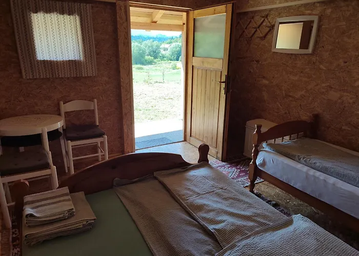 Luxe tent Rustic Glamping On A Farm Radovljica